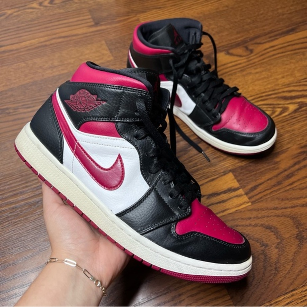 Nike 2020 Air Jordan 1 Mid 'Noble Red' size 10.5
